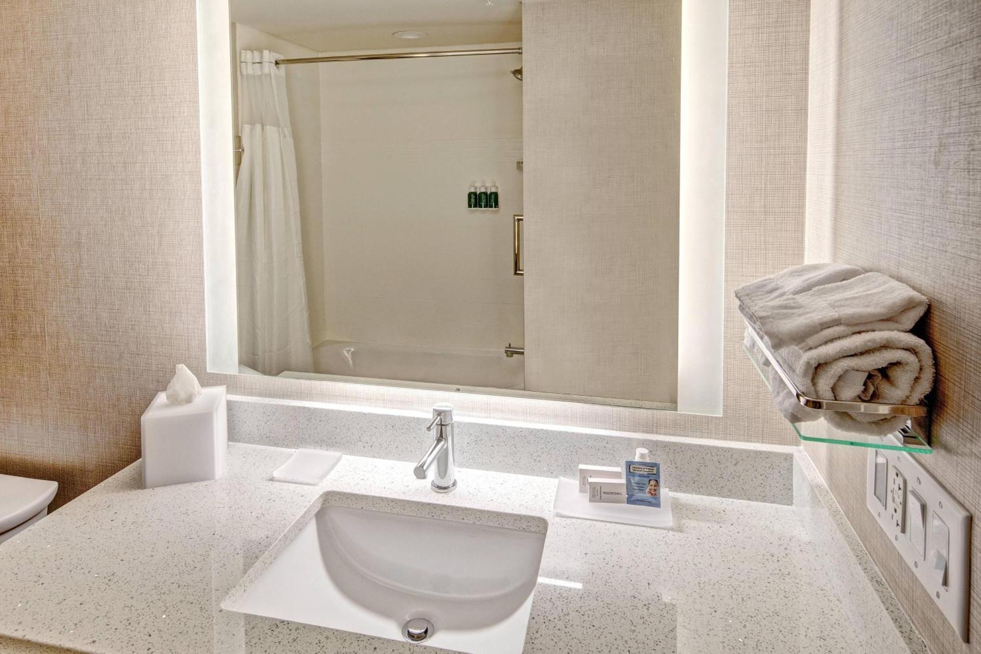 By Marriott At Opryland 3*