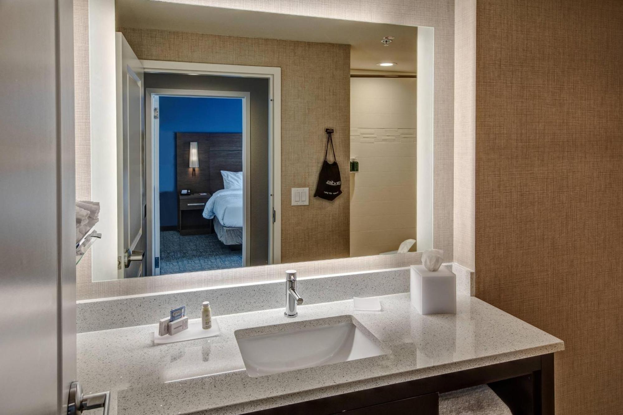 Hotel By Marriott At Opryland 3*